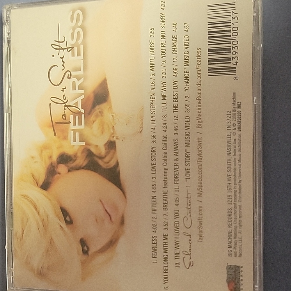 NWT Taylor Swift Fearless CD. - Picture 5 of 5